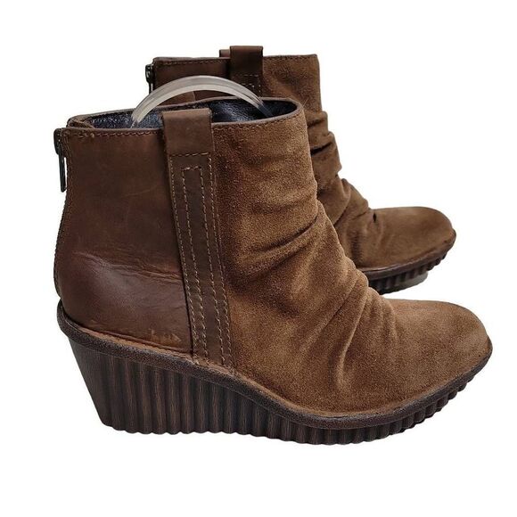 Bionica Suede Slouch Ankle Wedge Boots Brown 6.5 - Picture 15 of 16